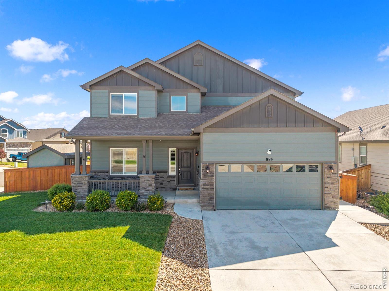 884 Emerald Lakes Street