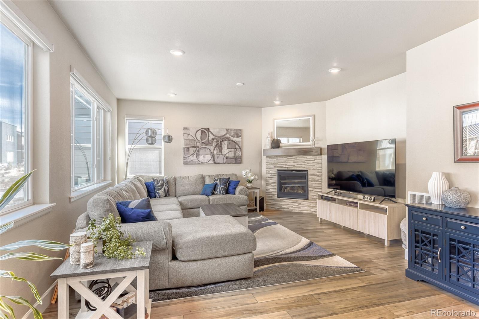 9857 Rosalee Peak Street