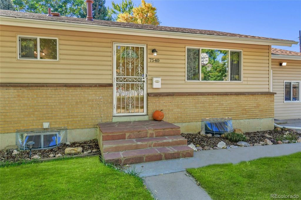 Photo of 7540 W Mexico Drive, Lakewood, CO 80232 (MLS # 4370558)