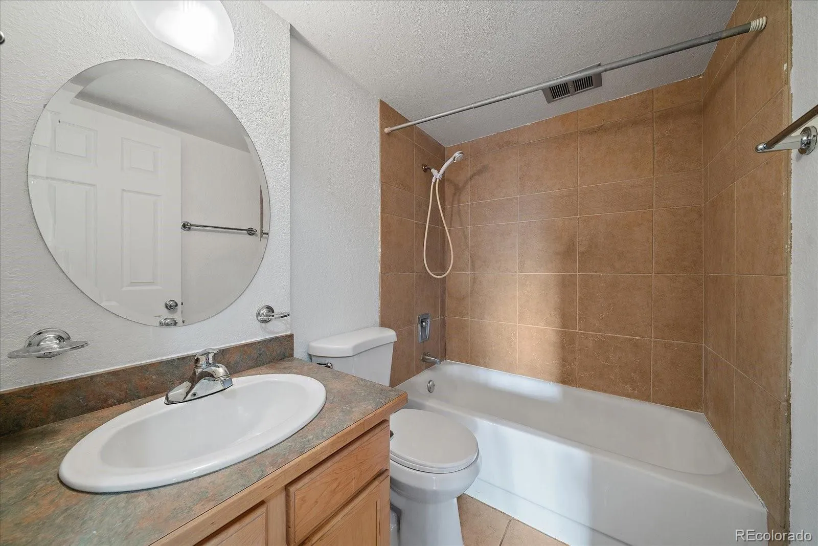 Denver, Colorado 80203, United States, ,1 BathroomBathrooms,Residential,Active,208182