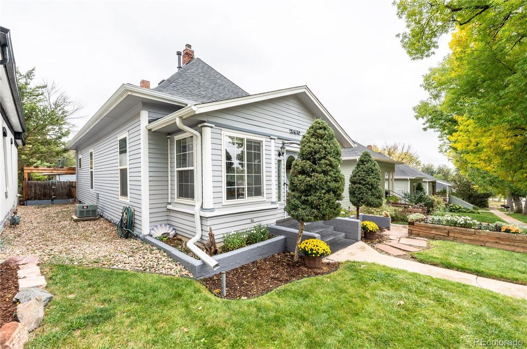Photo of 240 Pratt Street, Longmont, CO 80501 (MLS # 6435473)