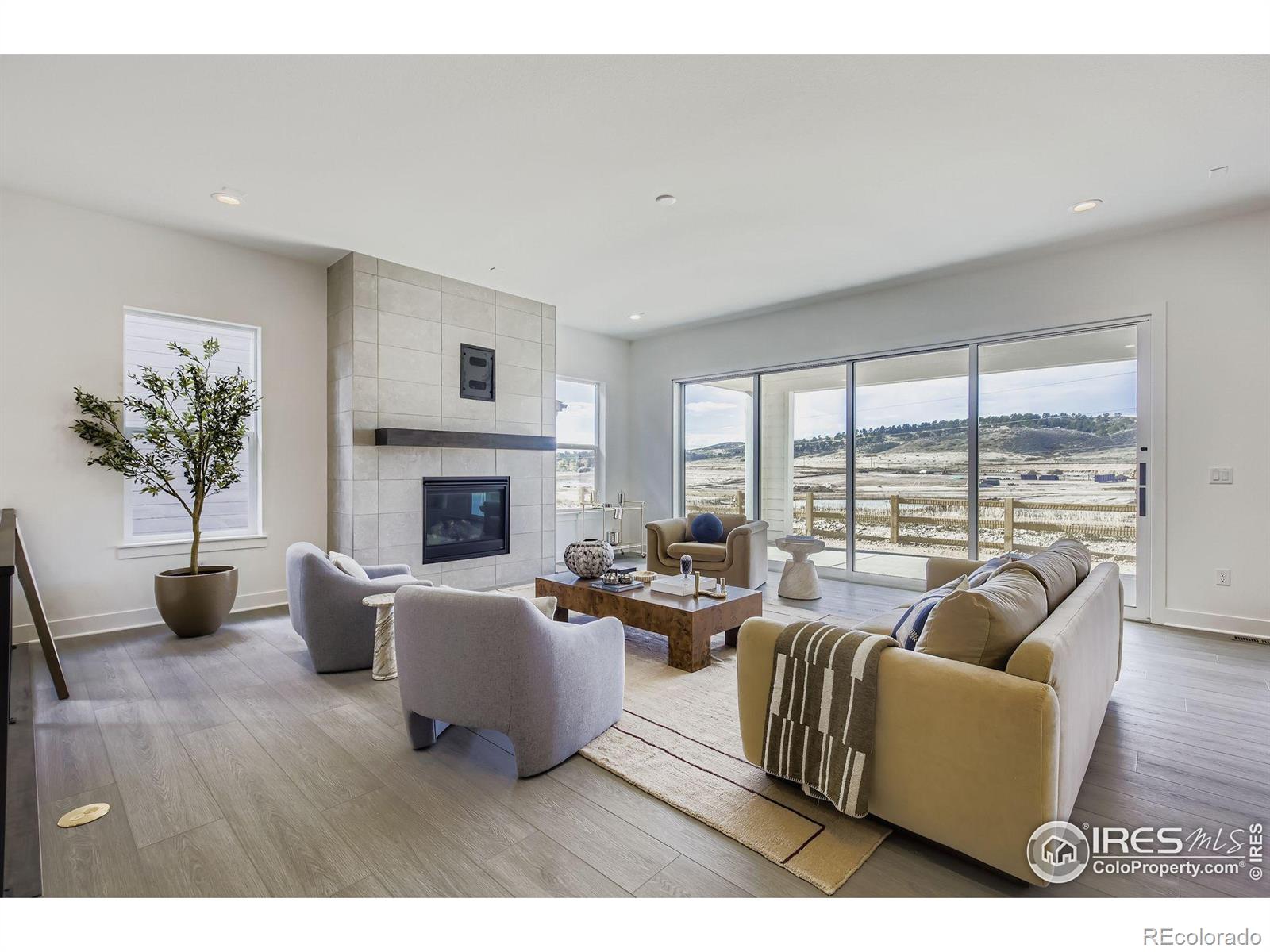 3141 Westcliff Drive