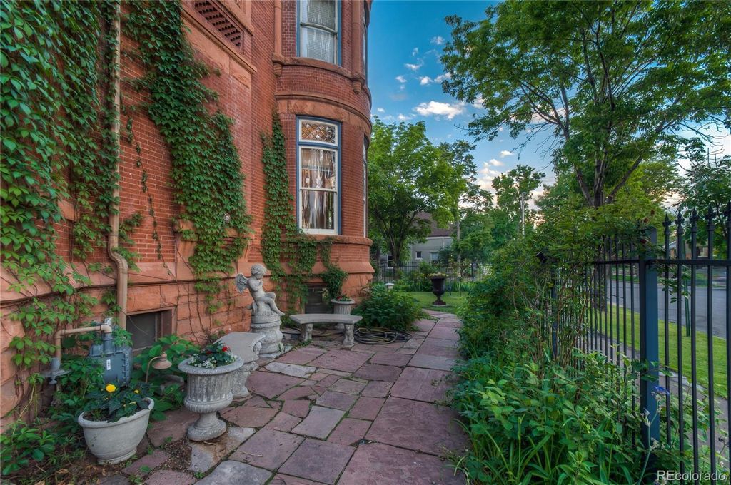 Photo of 2555 W 37th Avenue, Denver, CO 80211 (MLS # 7372611)