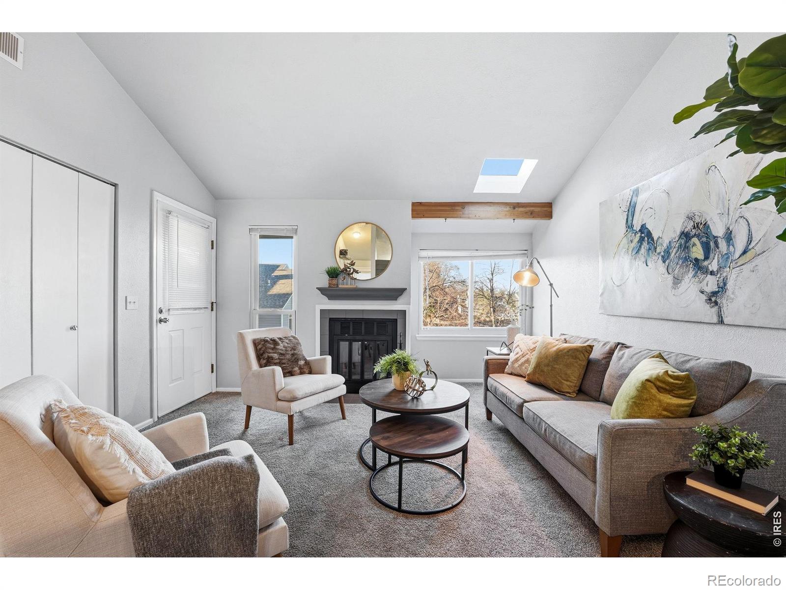 347 S Taft Court 16