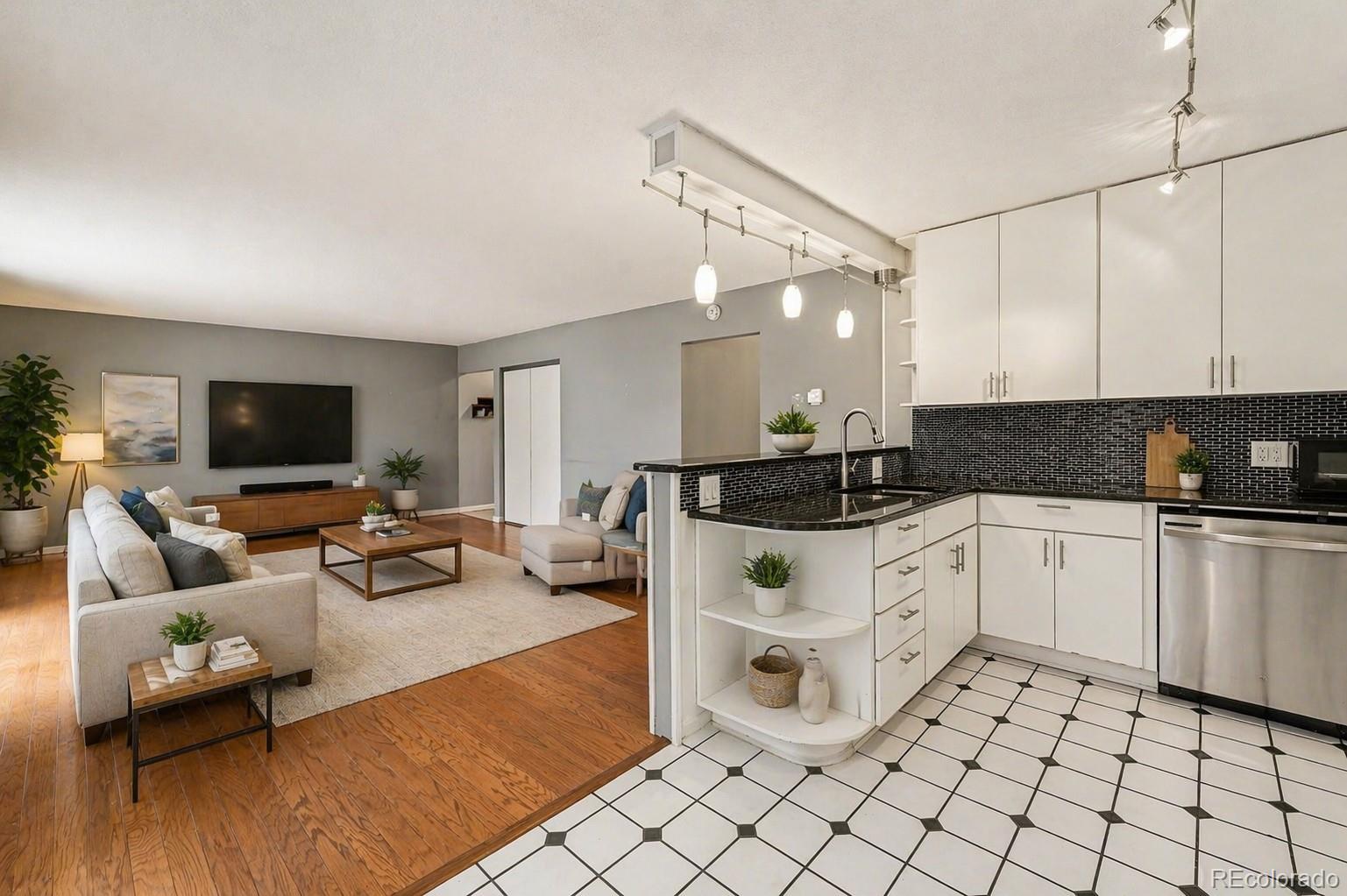 2150 S Vaughn Way 204D