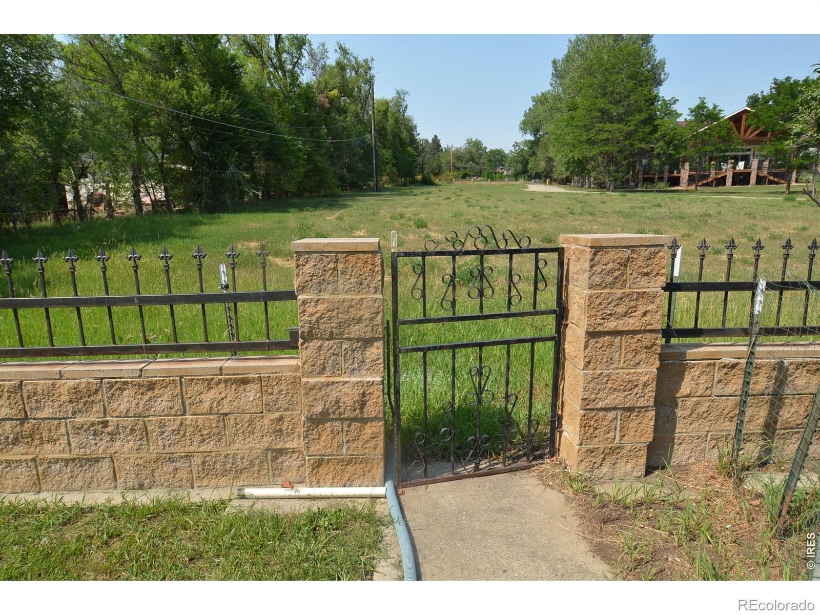 10110 W 73rd Place