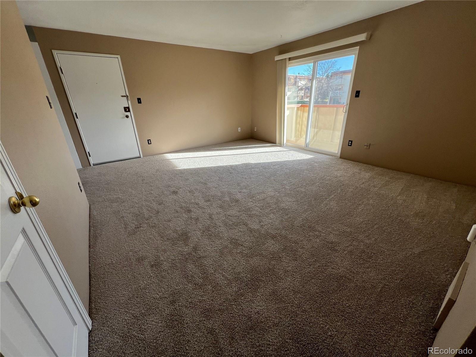 10211 Ura Lane 2-208