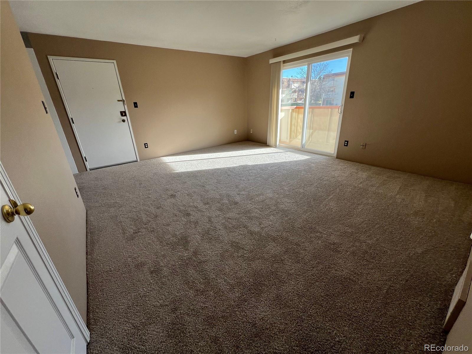 10211 Ura Lane 2-208