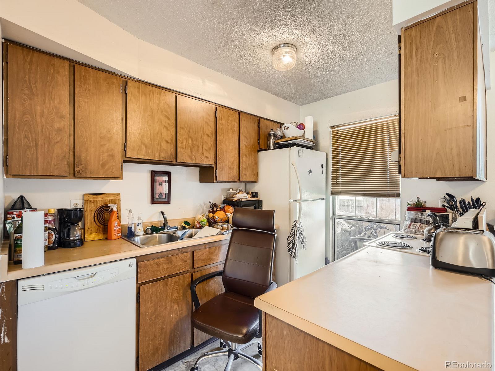 16565 E 13th Avenue, Aurora, CO, 80011 4 16565 E 13th Avenue