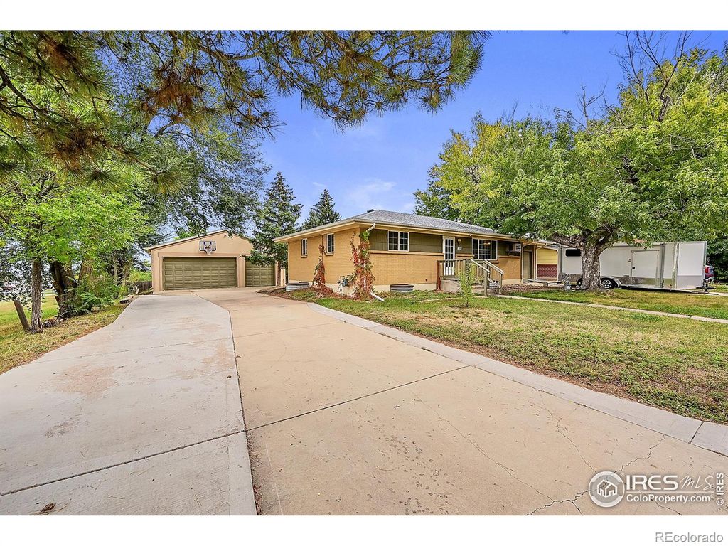 Photo of 300 S Simms Street, Lakewood, CO 80228 (MLS # IR1045250)