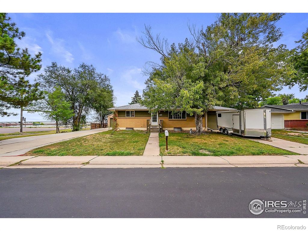Photo of 300 S Simms Street, Lakewood, CO 80228 (MLS # IR1045250)