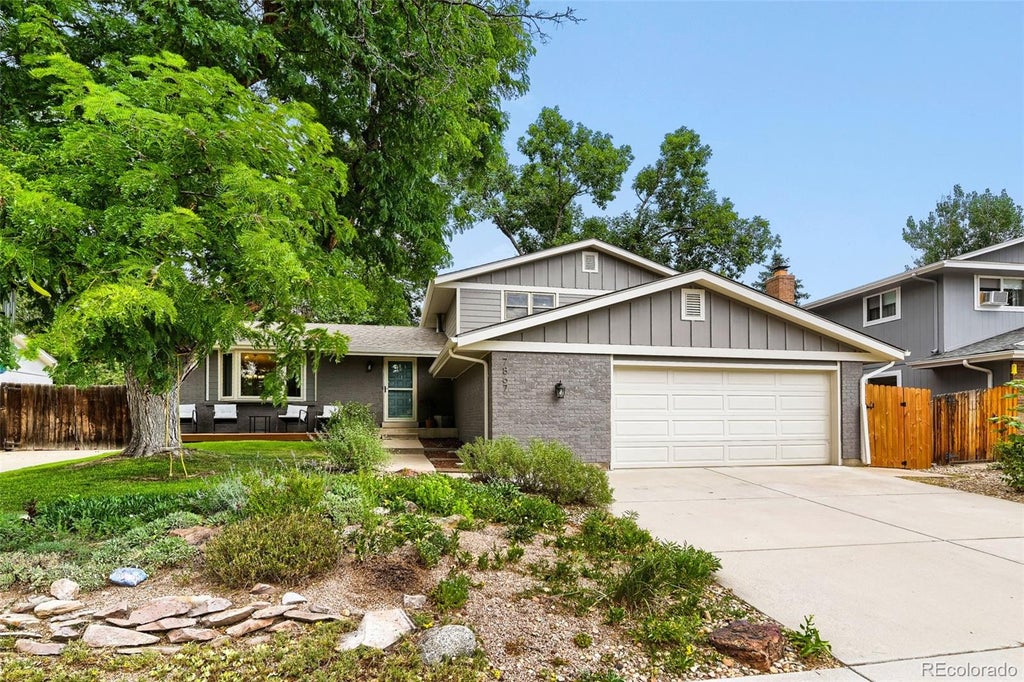 Photo of 7867 W Peakview Drive, Littleton, CO 80123 (MLS # 9204385)