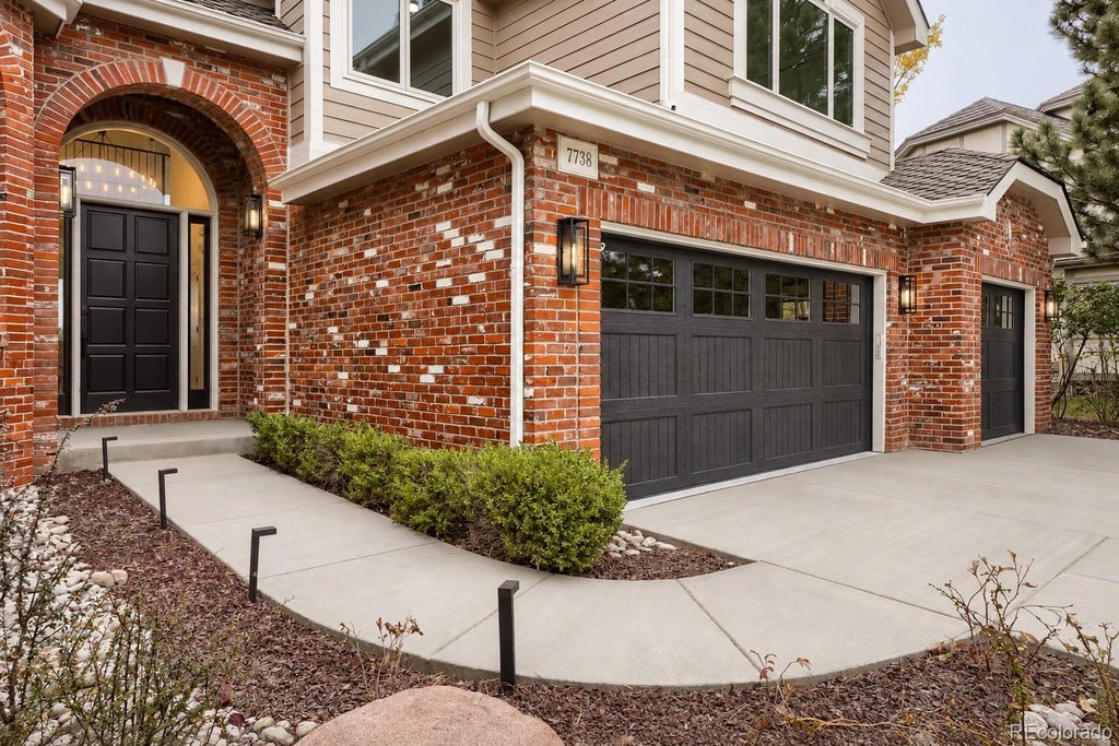 Photo of 7738 Oakview Place, Castle Pines, CO 80108 (MLS # 9868654)