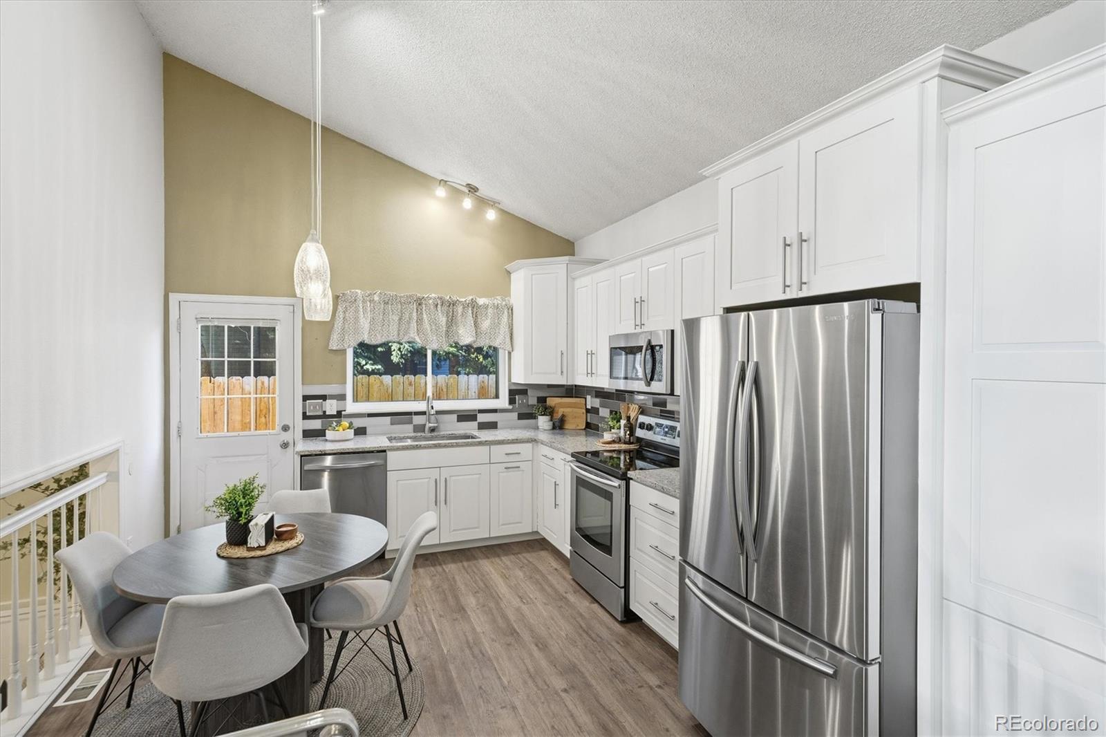 6843 S Everett Street