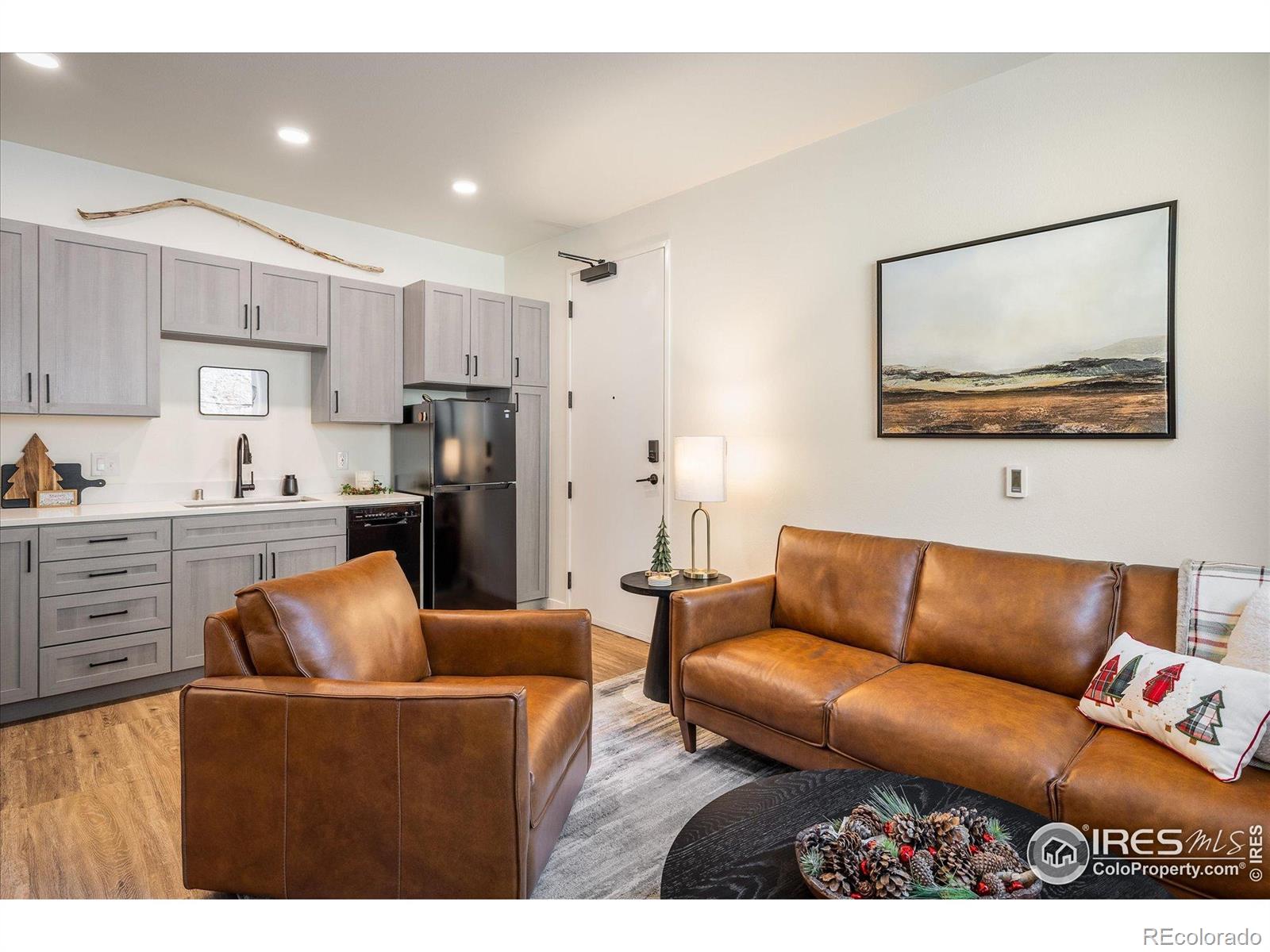 2121 Hummingbird Way 3-201