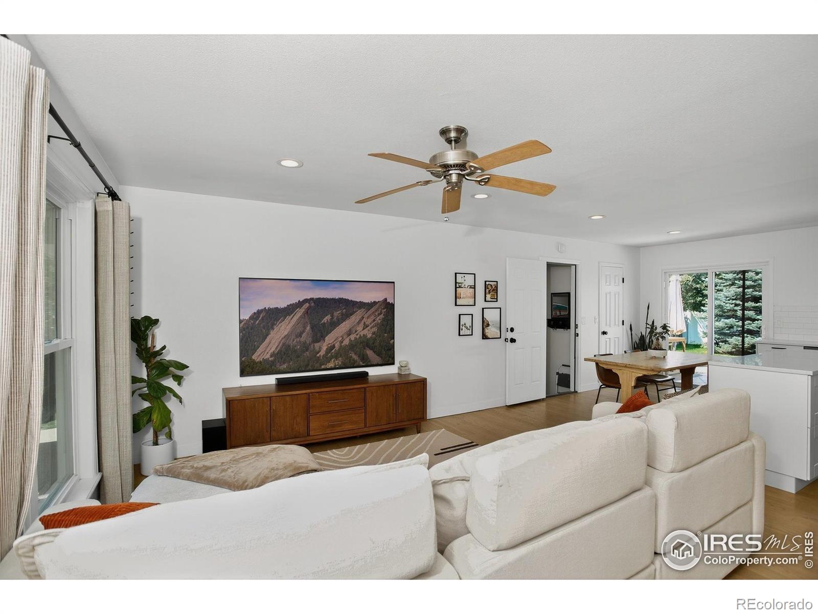 923 W Maple Court