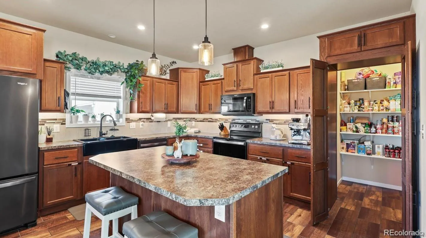 Brush, Colorado 80723, United States, 5 Bedrooms Bedrooms, ,2 BathroomsBathrooms,Residential,Active,214969