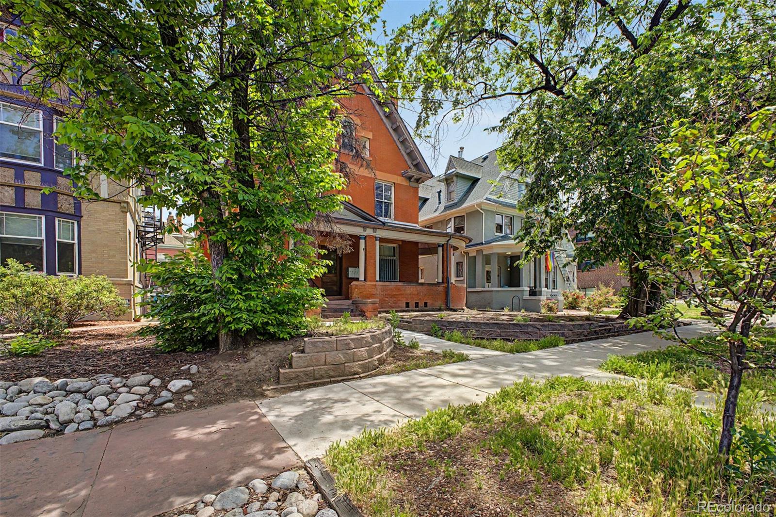 1136 Logan Street 8