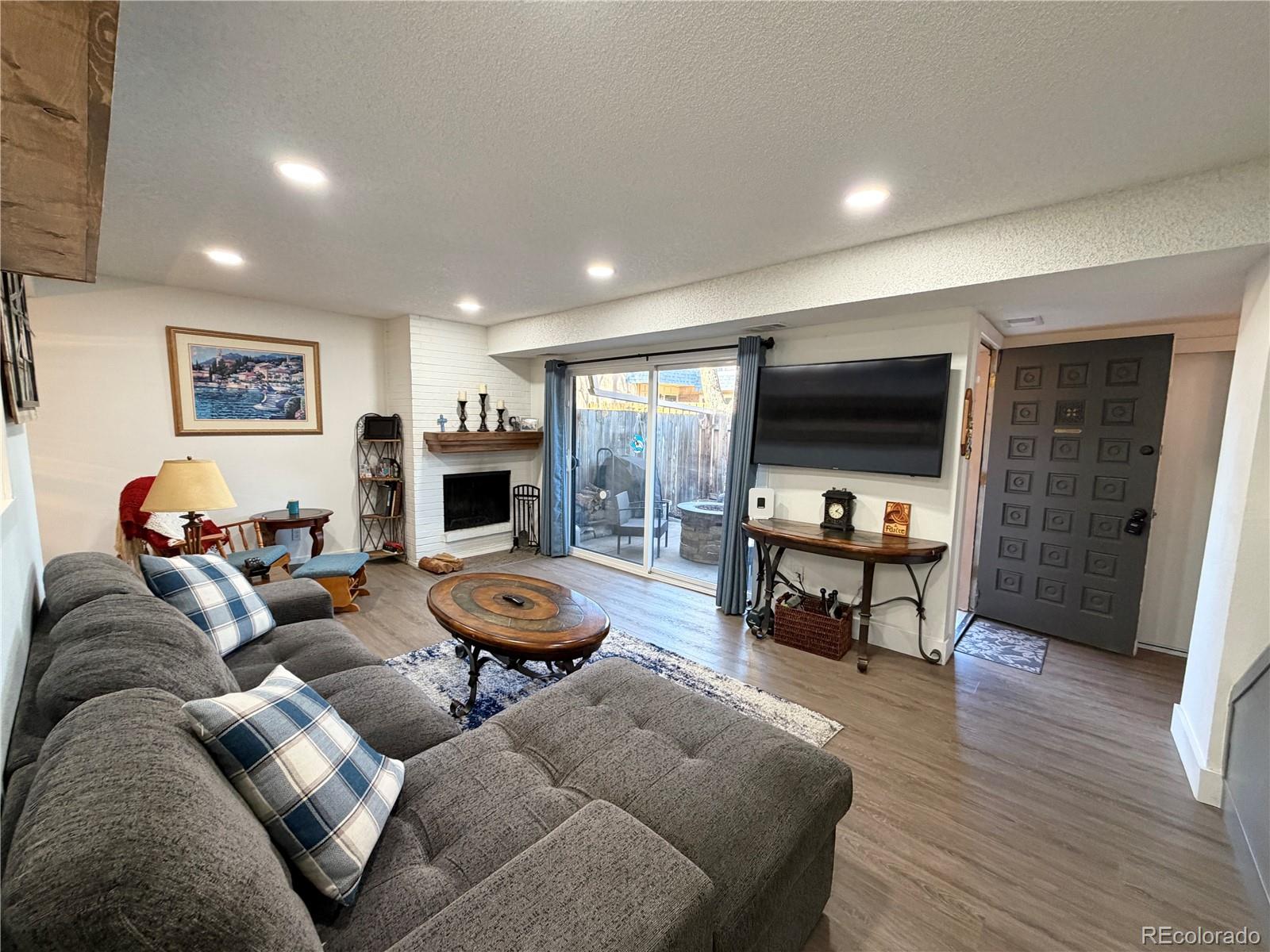 7995 E Mississippi Avenue J10