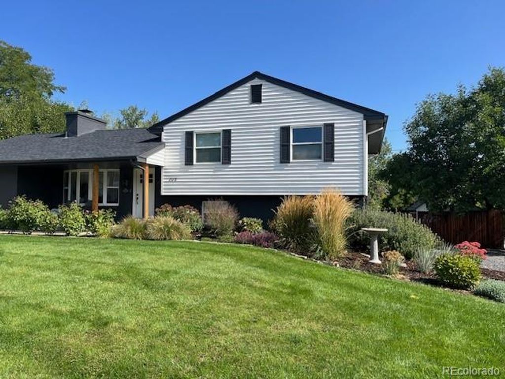 Photo of 1115 W Hinsdale Drive, Littleton, CO 80120 (MLS # 7897615)