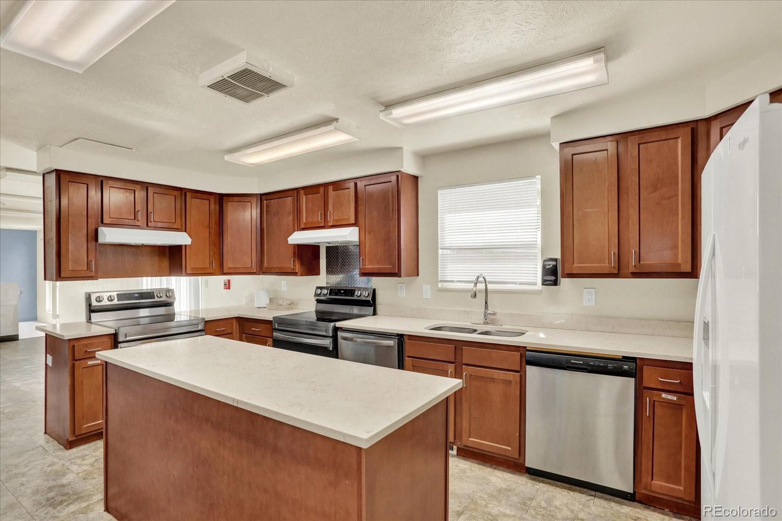 16390 E 14th Place