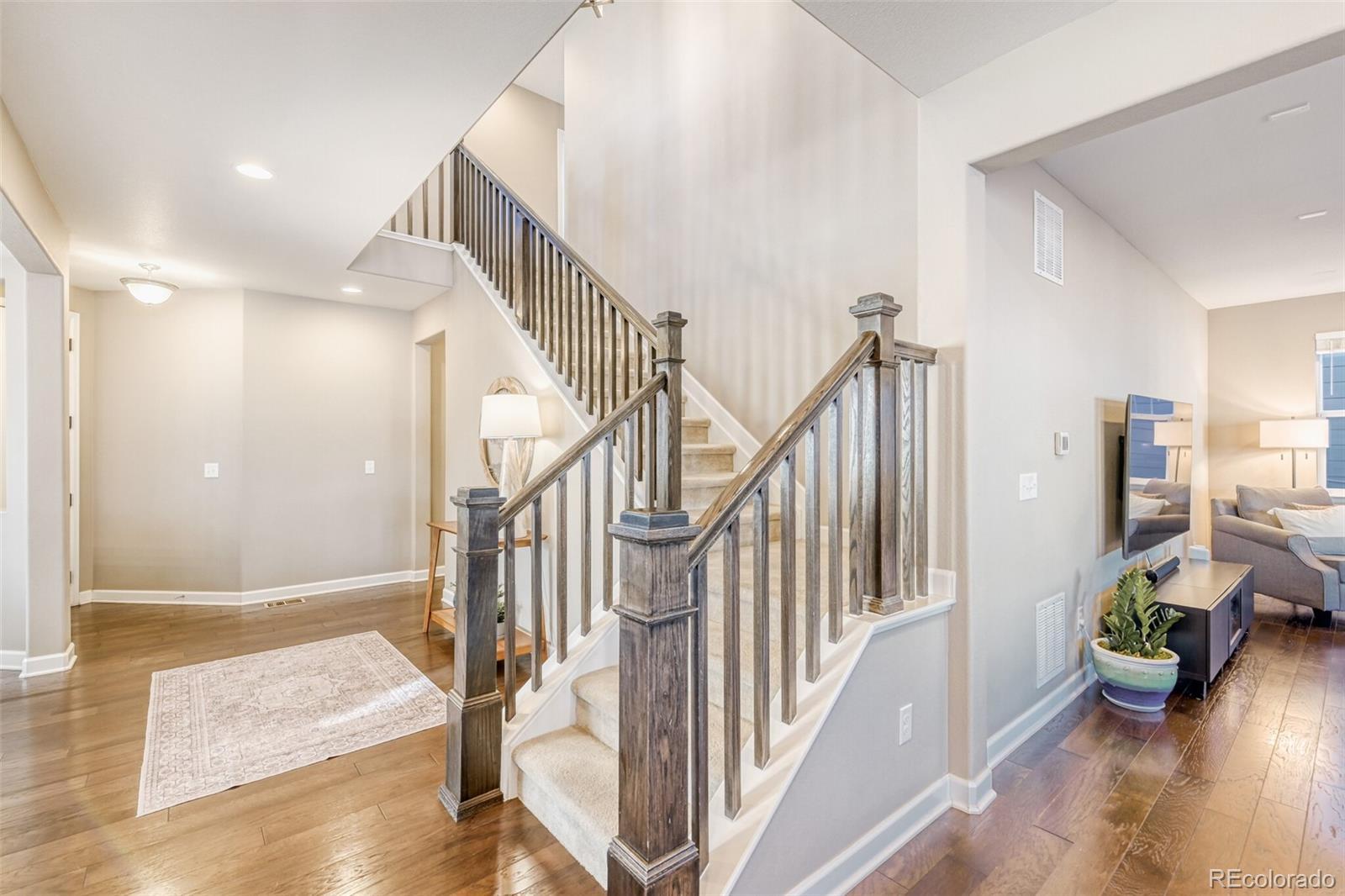 14368 Double Dutch Circle