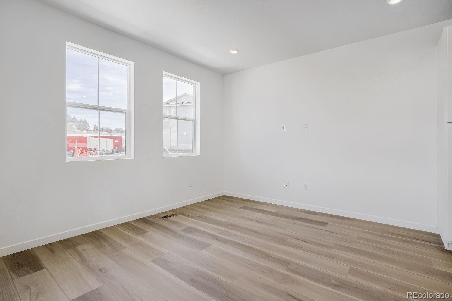 7626 S Cherokee Circle W