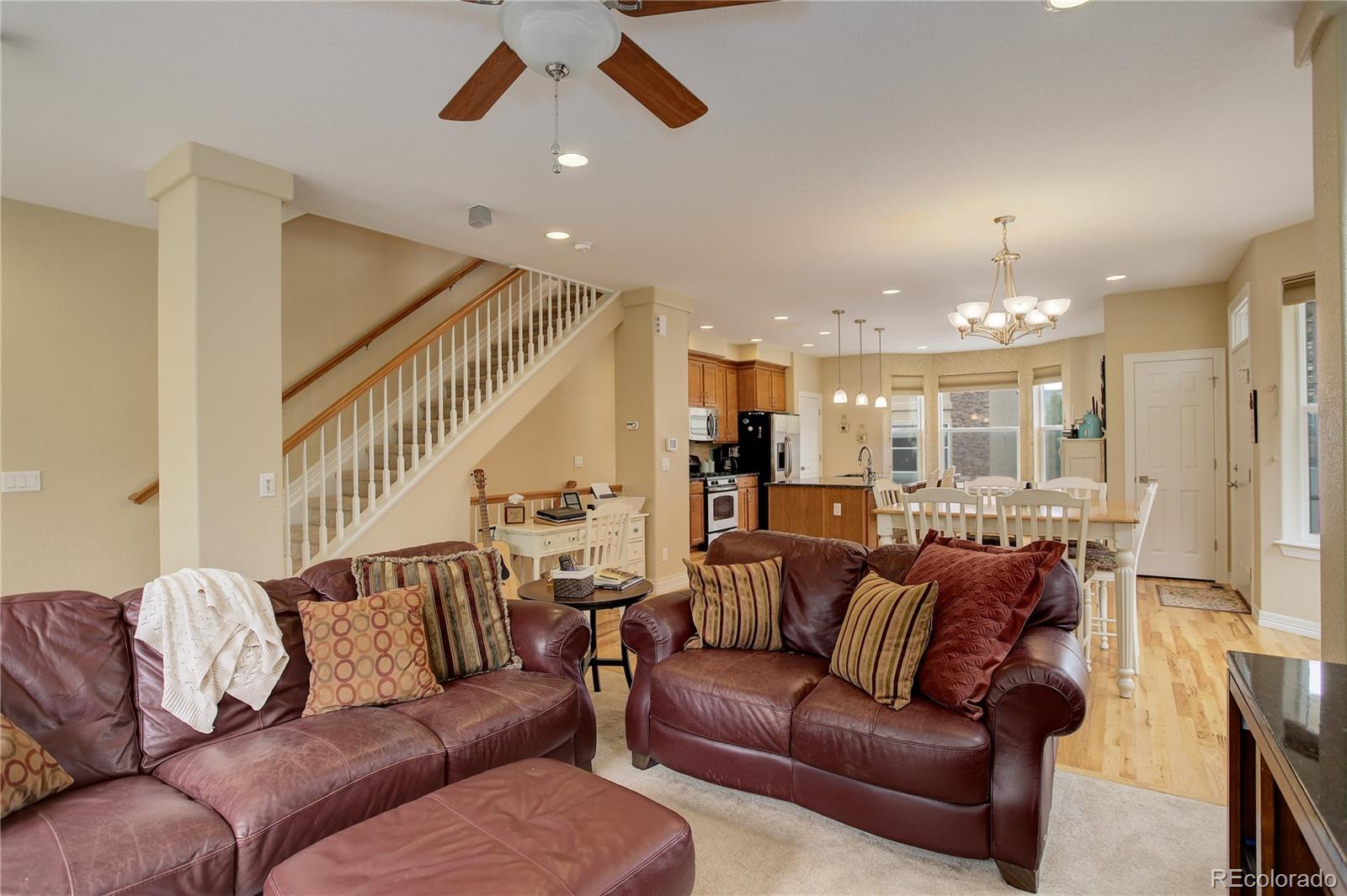 Photo 9 of 32 of 865 N Vernon Drive townhome