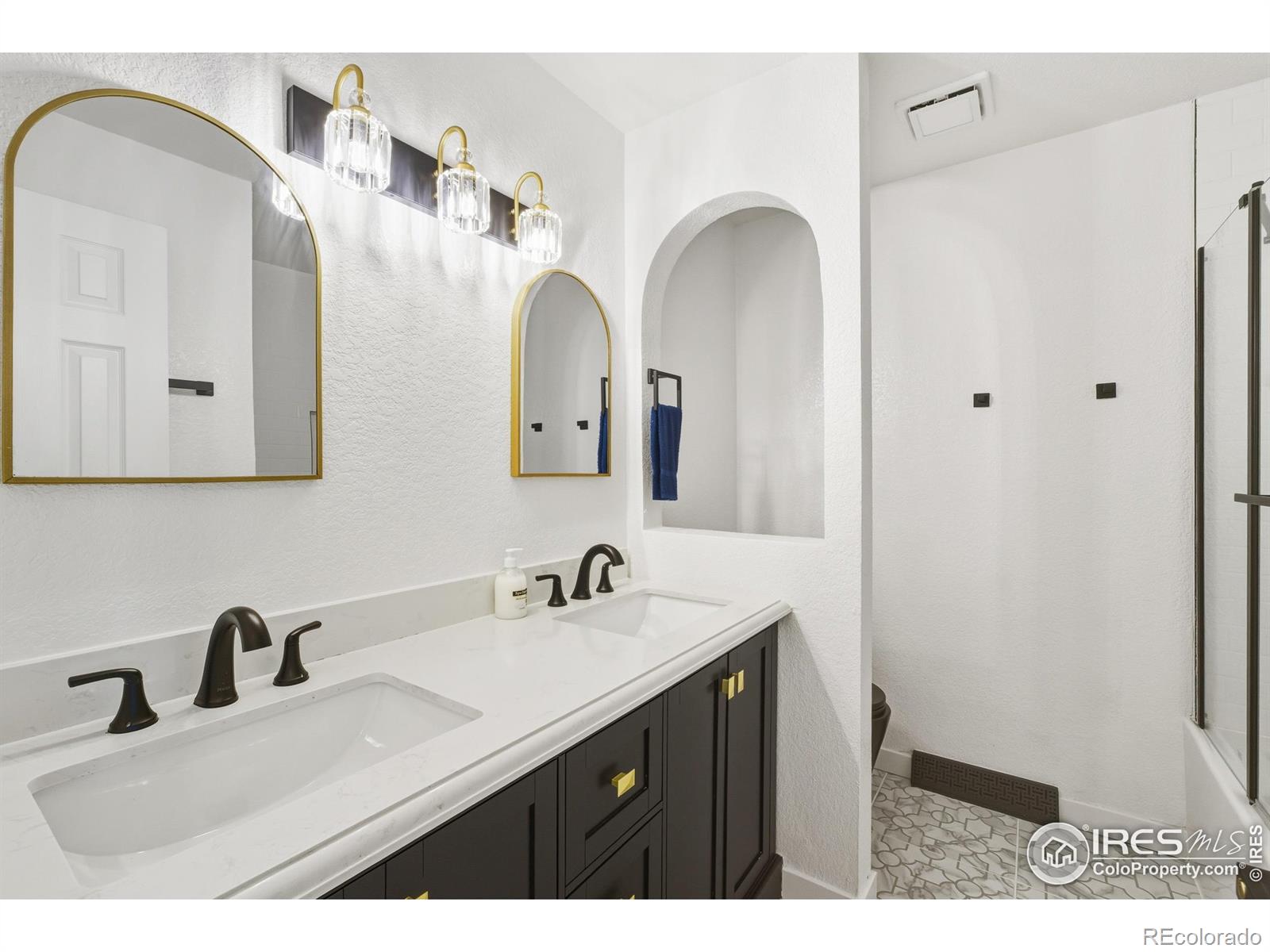 1080 S Garrison Street