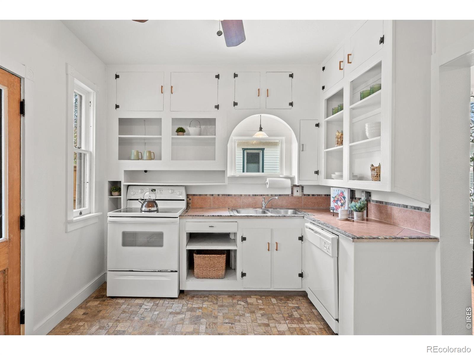 201 E Cleveland Street