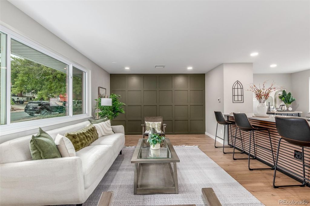 Photo of 972 S Beech Street, Lakewood, CO 80228 (MLS # 6382244)