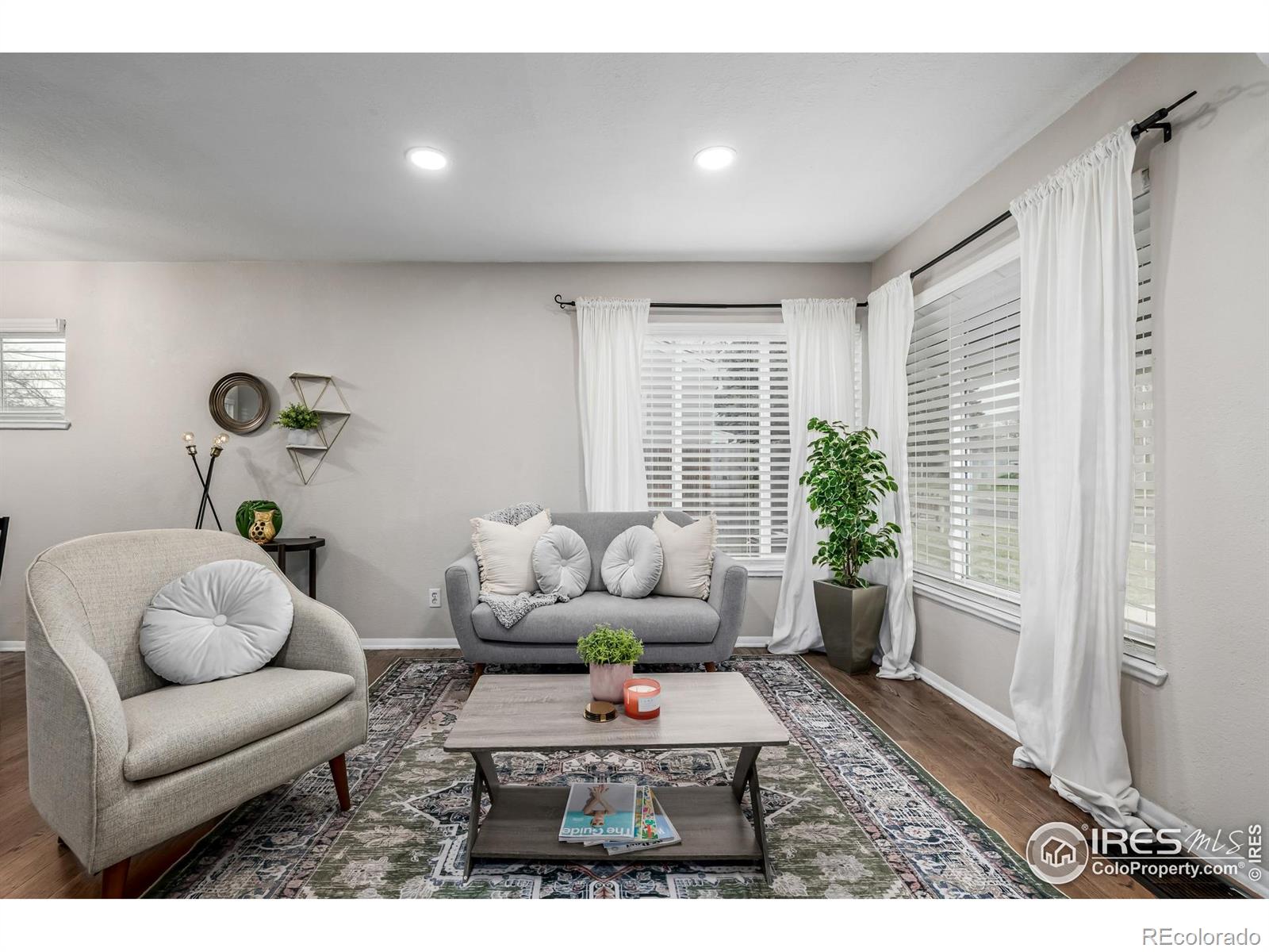 3200 S Grape Street, Denver, CO, 80222 4 3200 S Grape Street