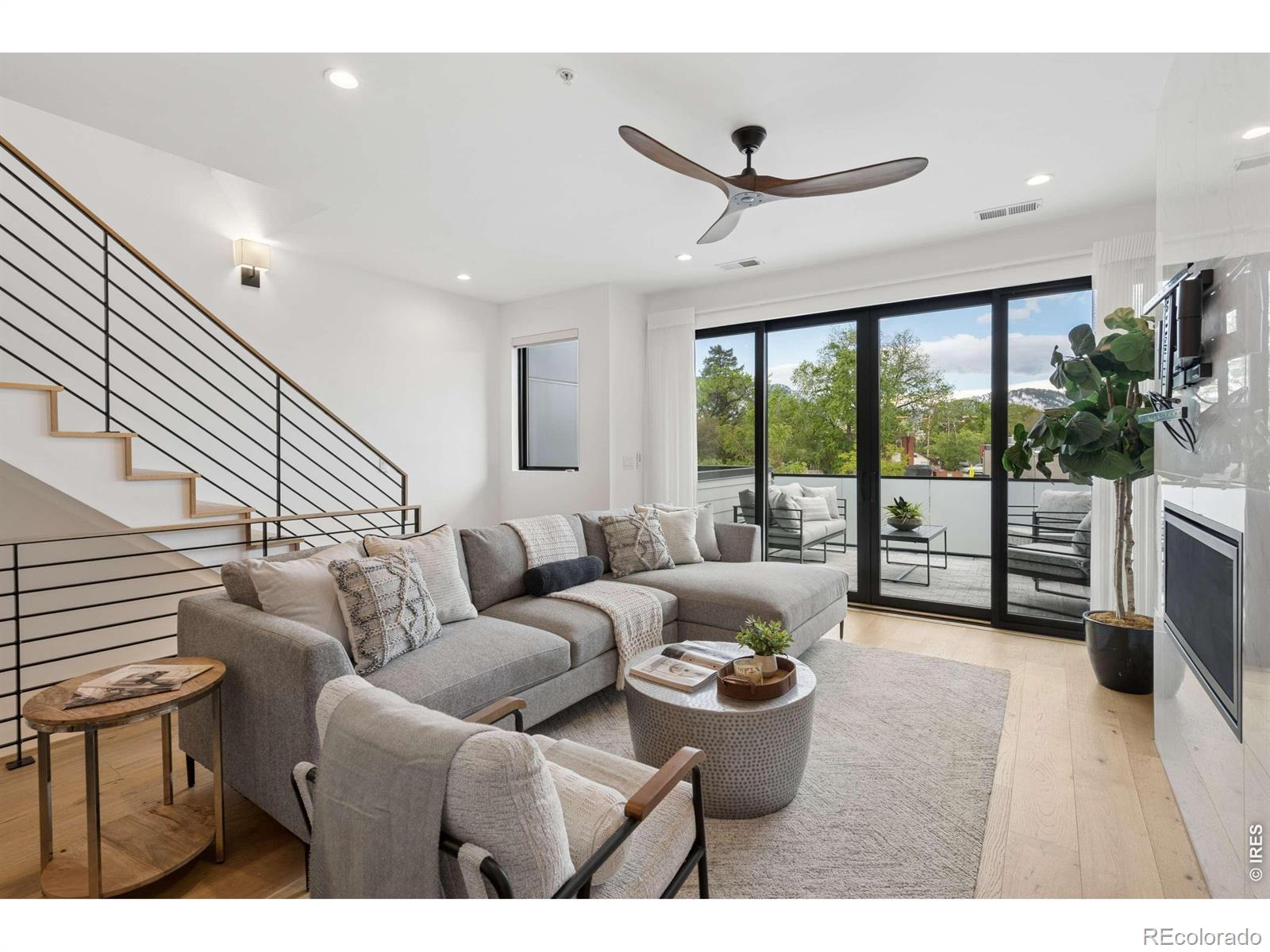 1898 Folsom Street