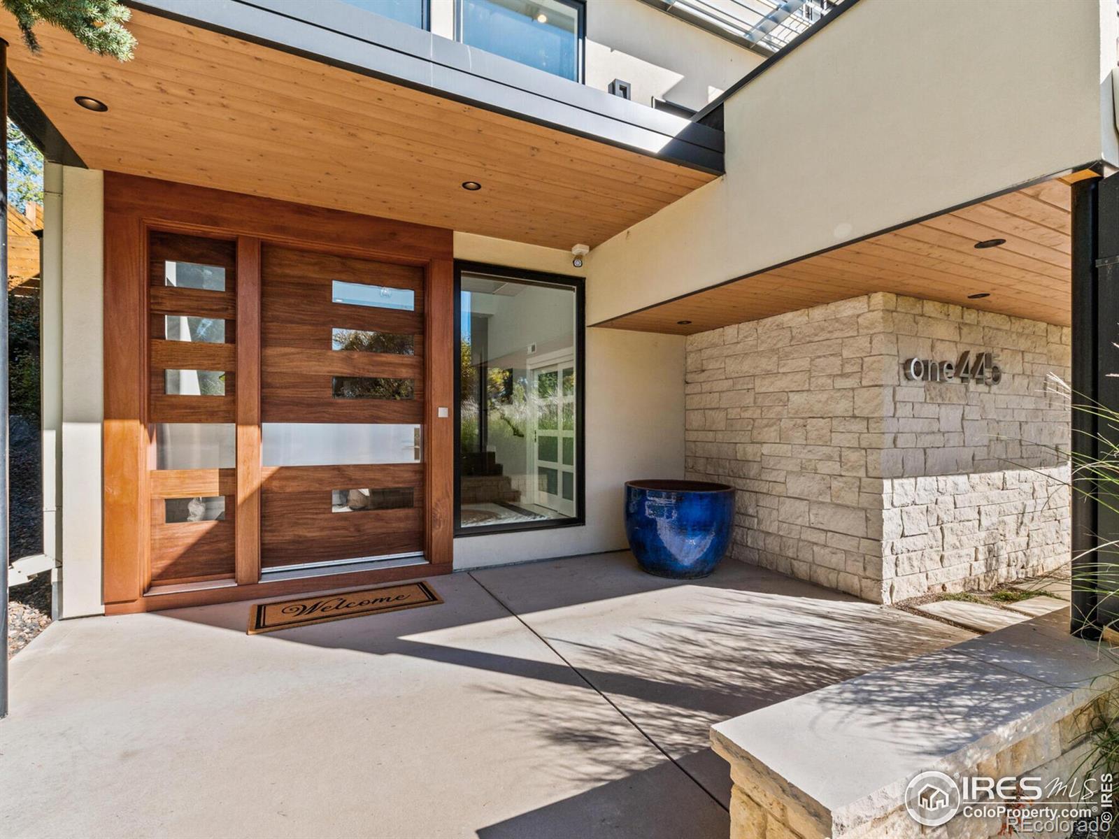 1445 Moss Rock Place