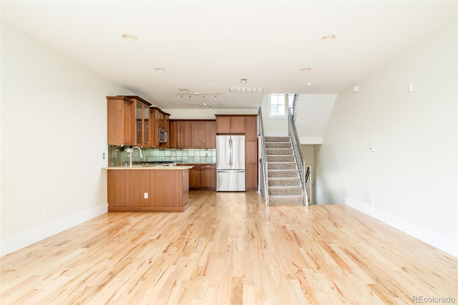 942 S Pearl Street 101