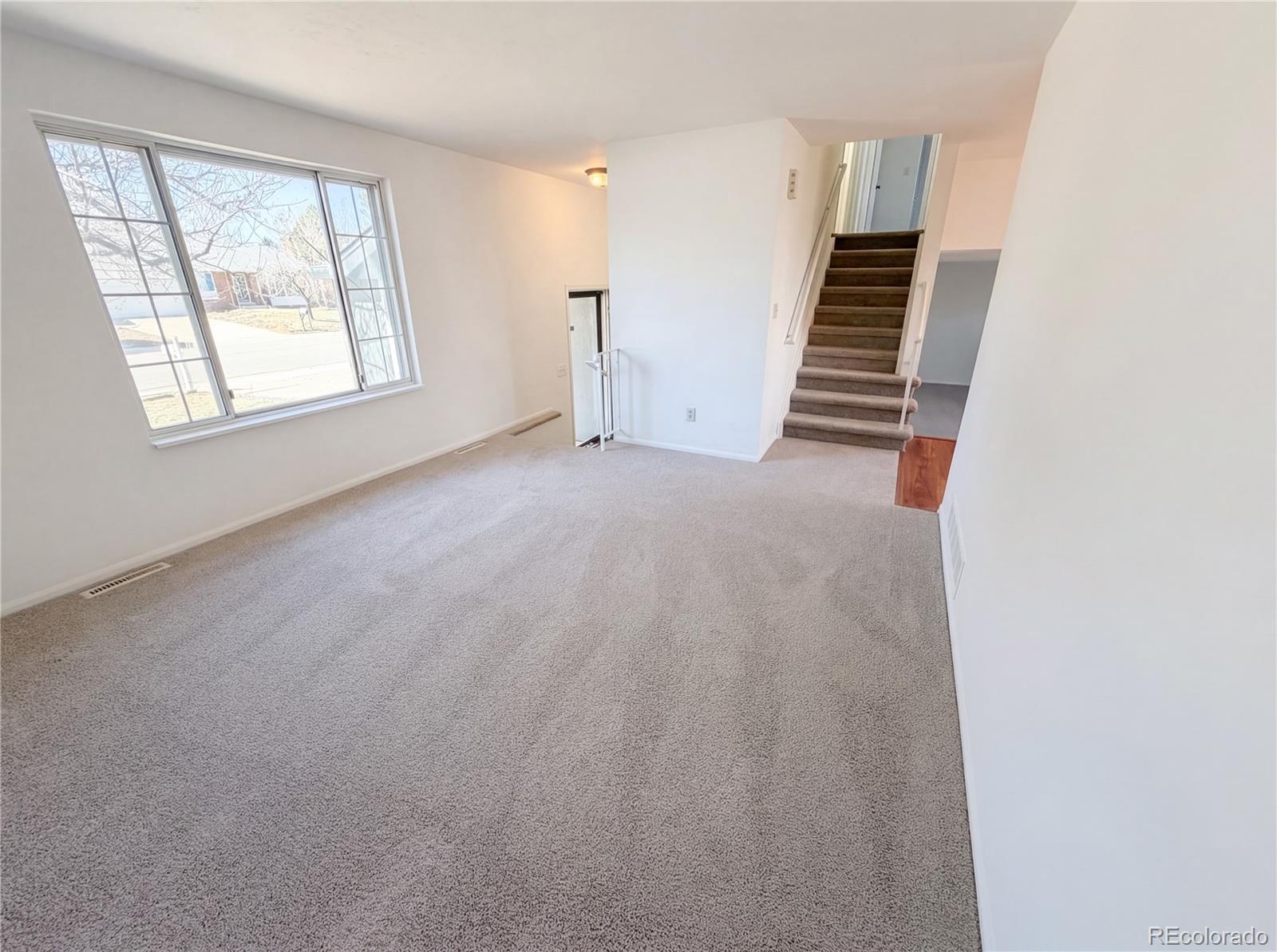 5162 S Richfield Street