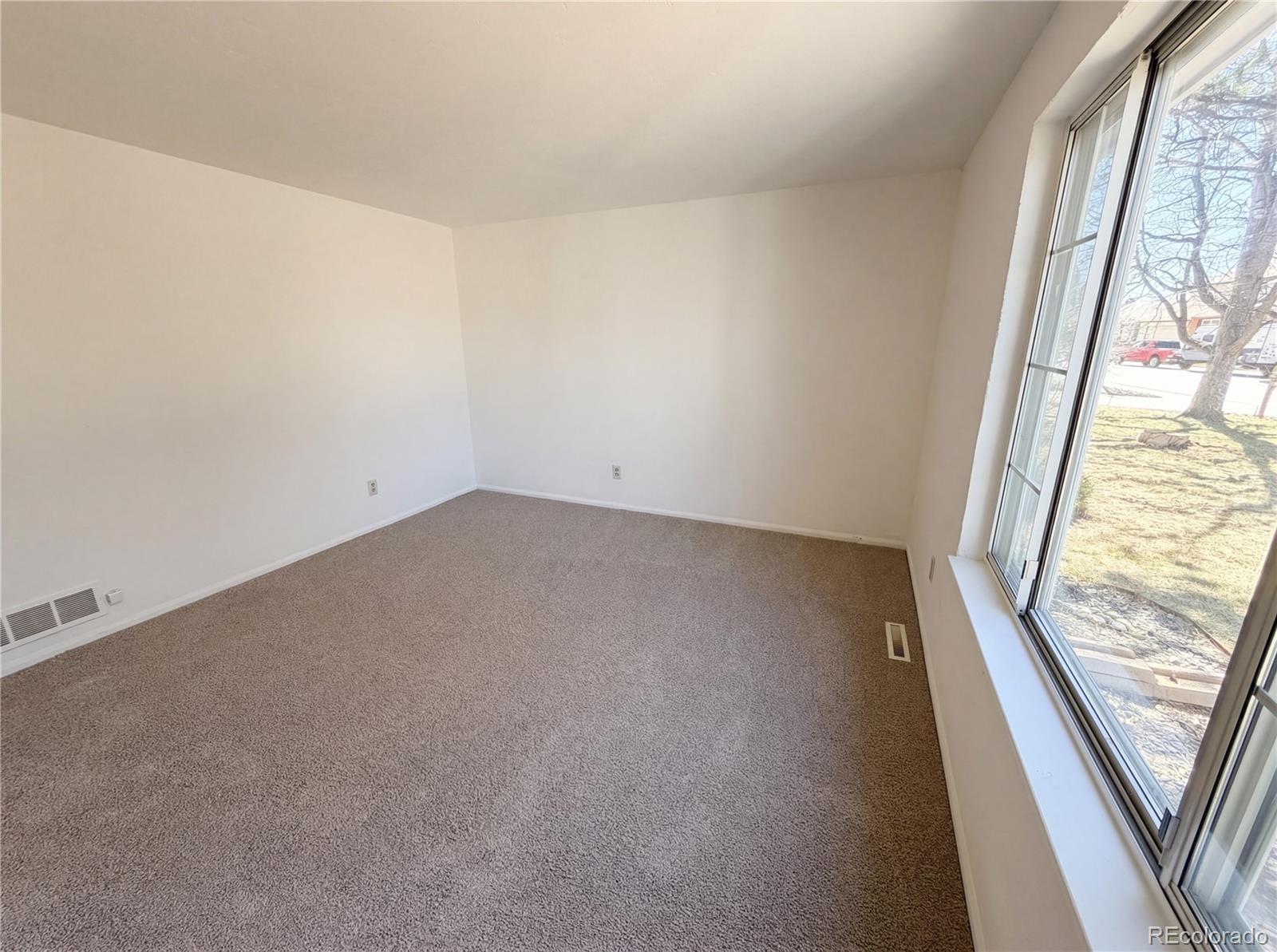 5162 S Richfield Street