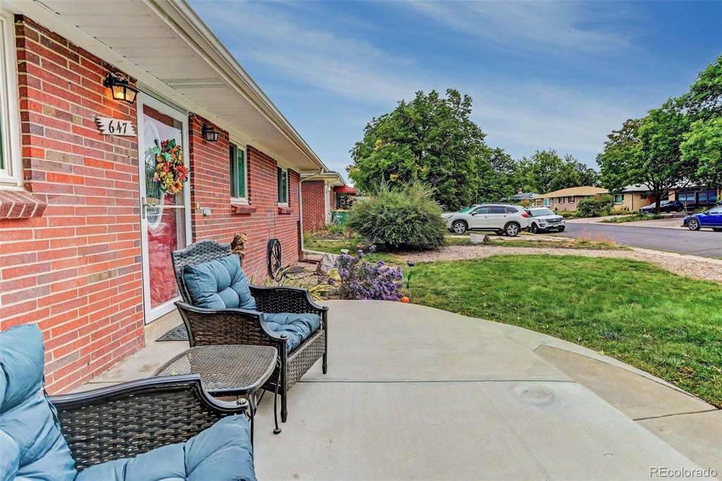 Photo of 647 W Valleyview Avenue, Littleton, CO 80120 (MLS # 2215015)