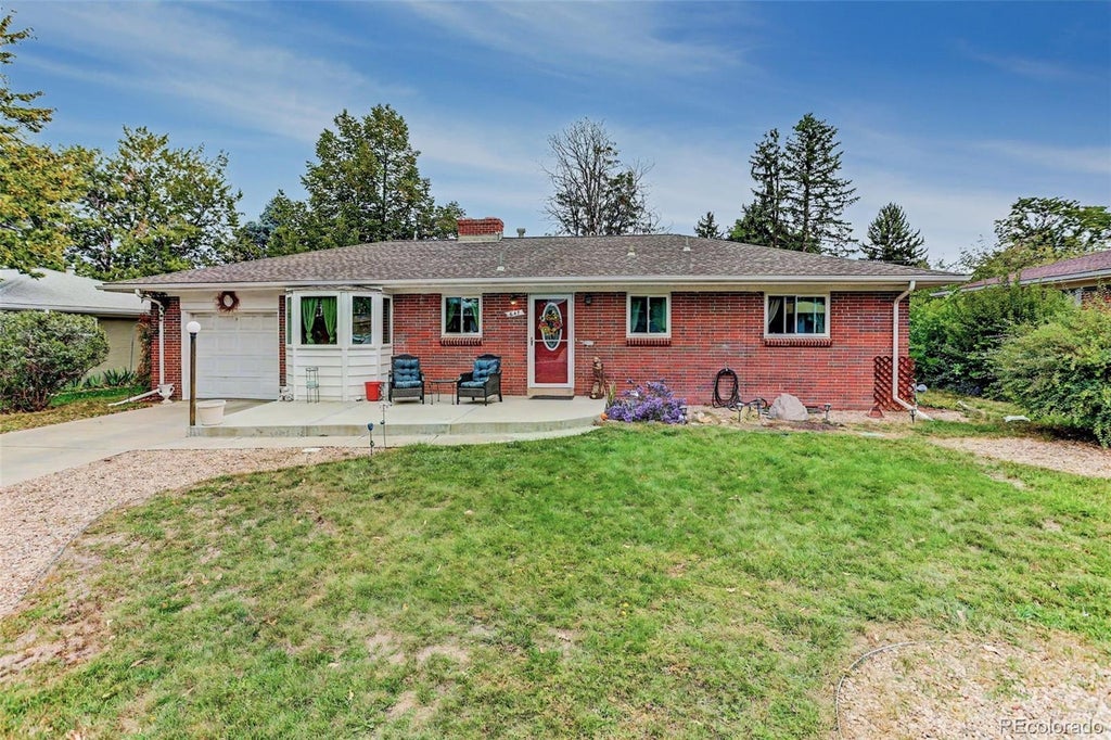 Photo of 647 W Valleyview Avenue, Littleton, CO 80120 (MLS # 2215015)