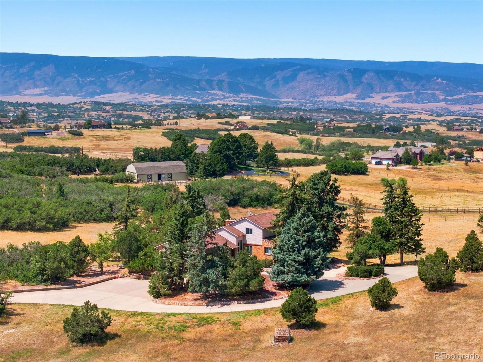 806 Twin Oaks Road