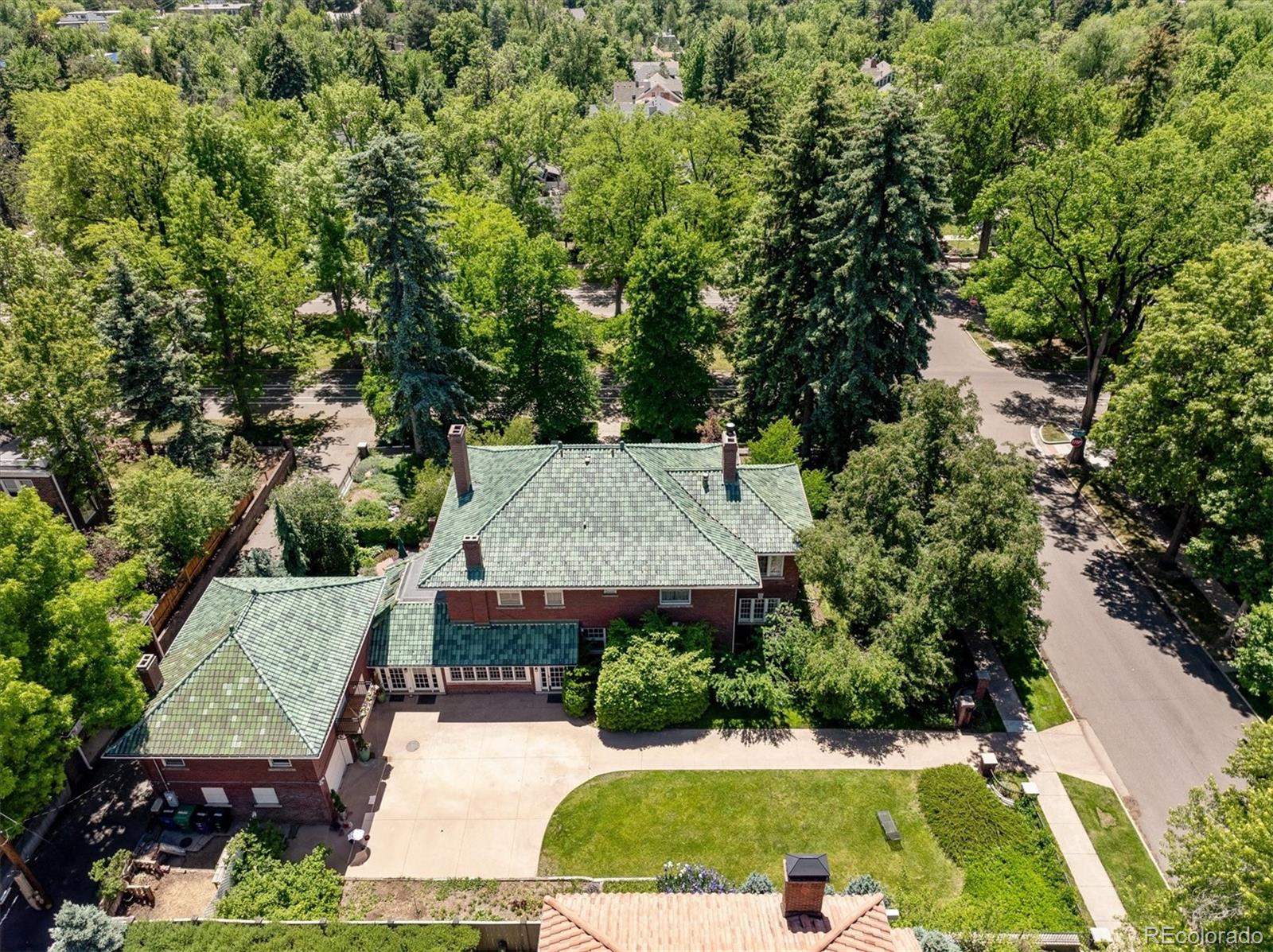 2215 E 7th Avenue Parkway