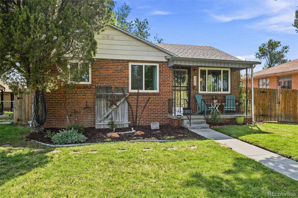 Photo of 3280 Niagara Street, Denver, CO 80207 (MLS # 4324887)