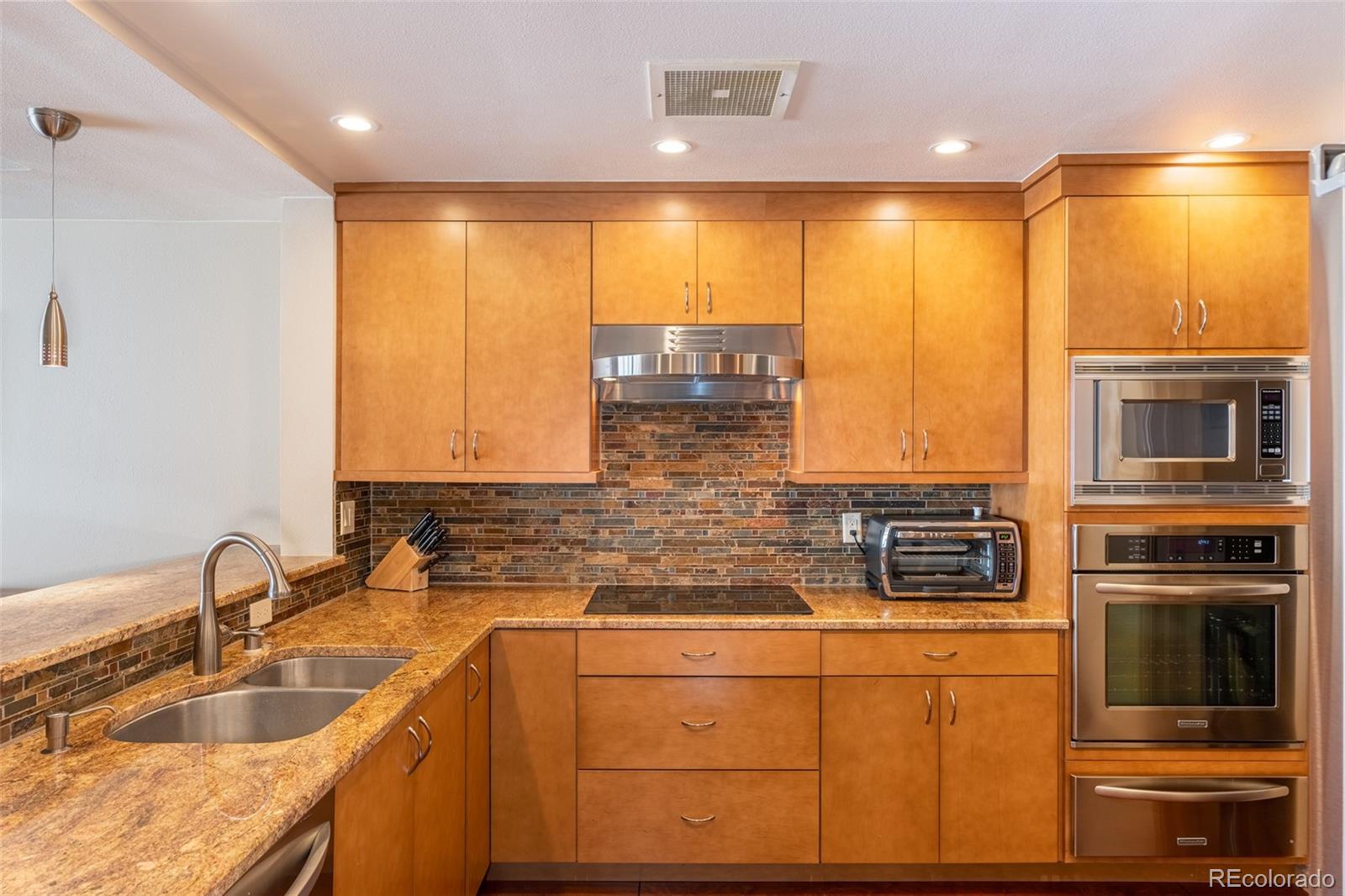 1900 E Girard Place 608, Englewood, CO, 80113 3 1900 E Girard Place 608