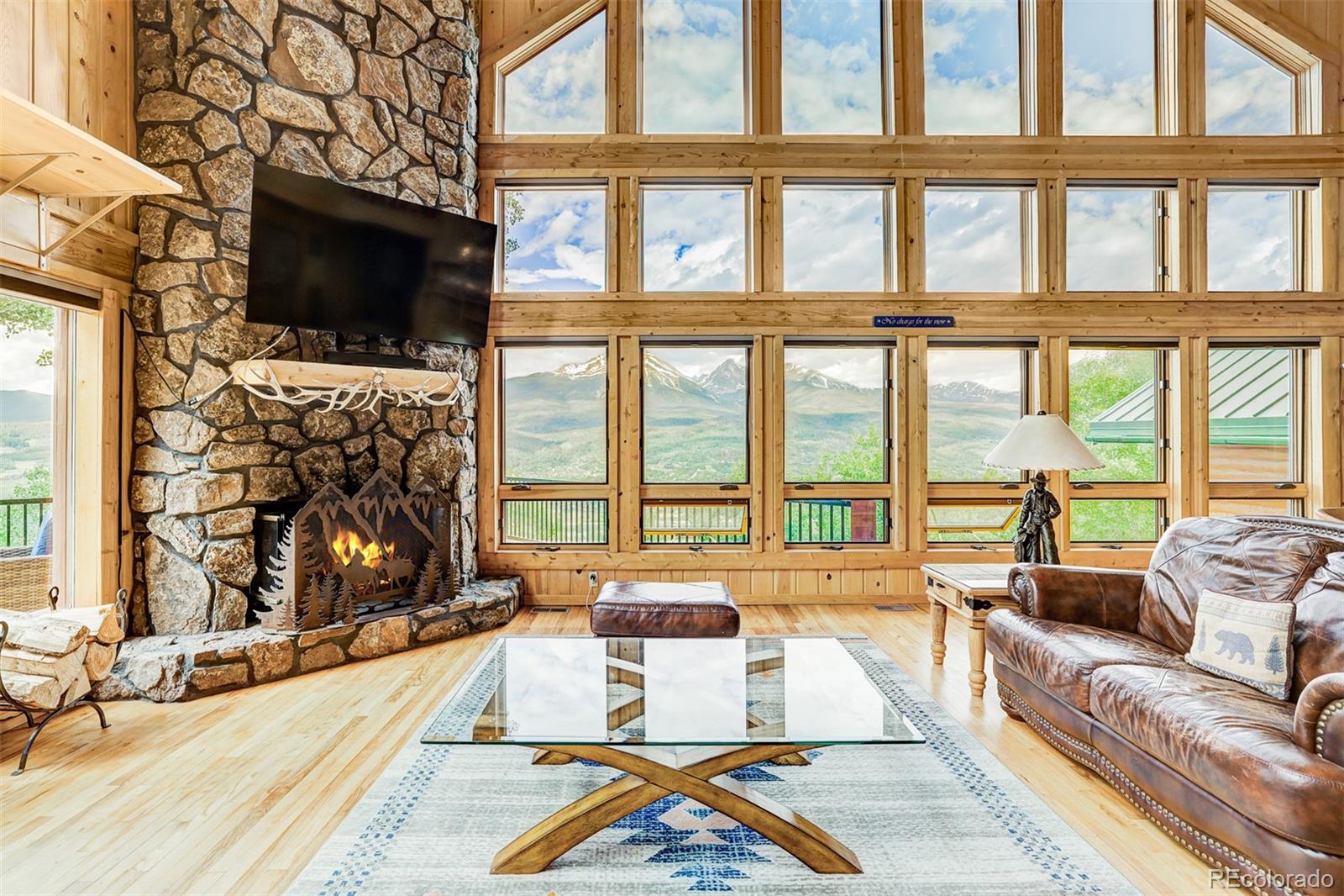 801 Lakeview Circle