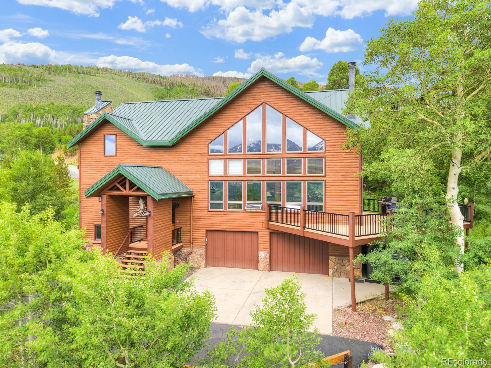 801 Lakeview Circle
