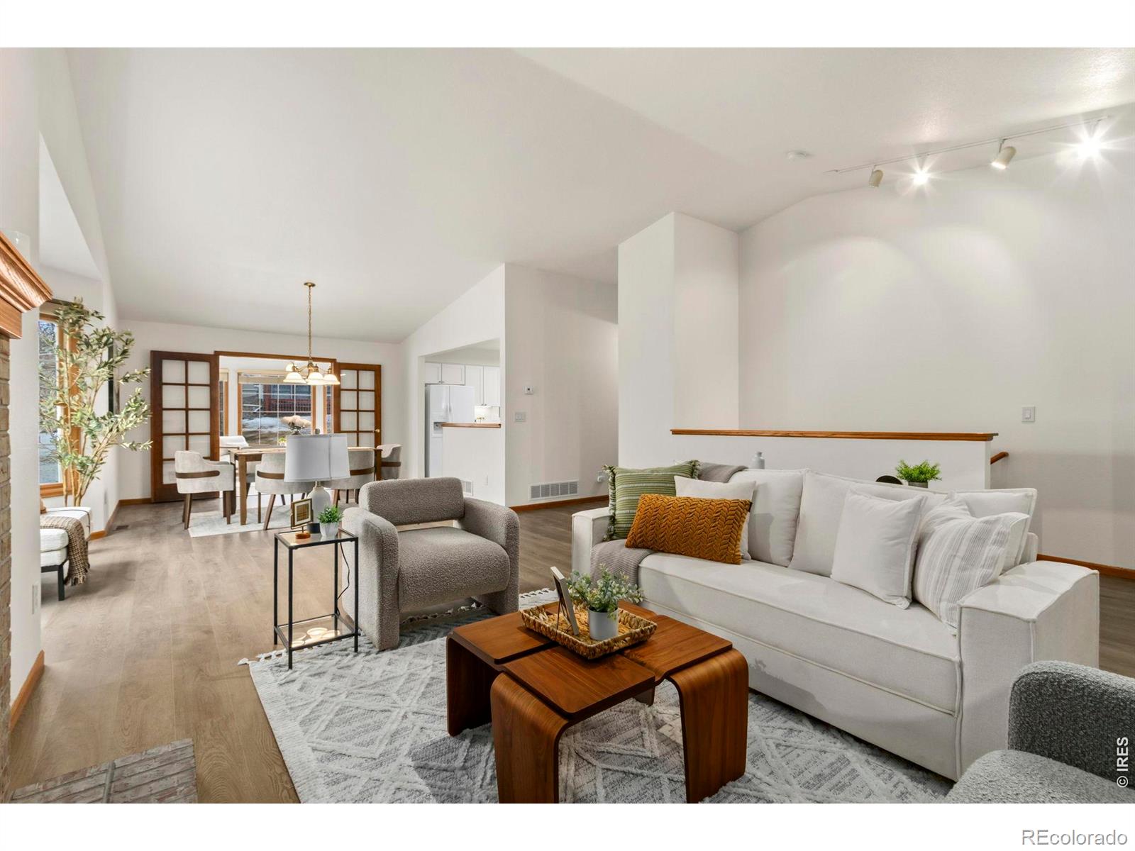 1118 Deercroft Court