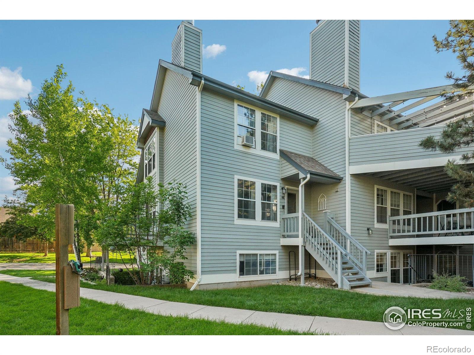 1601 W Swallow Road 9