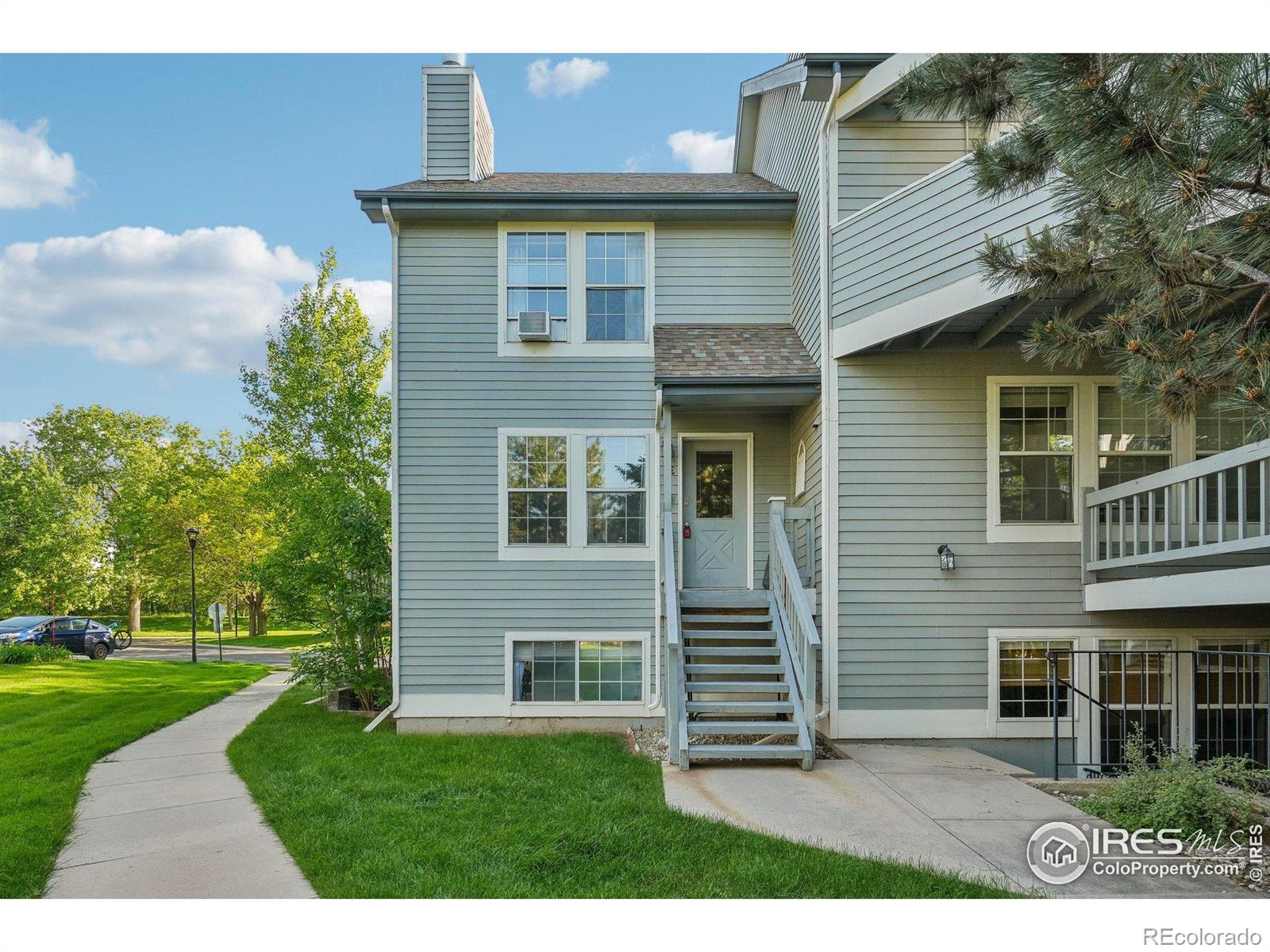 1601 W Swallow Road 9