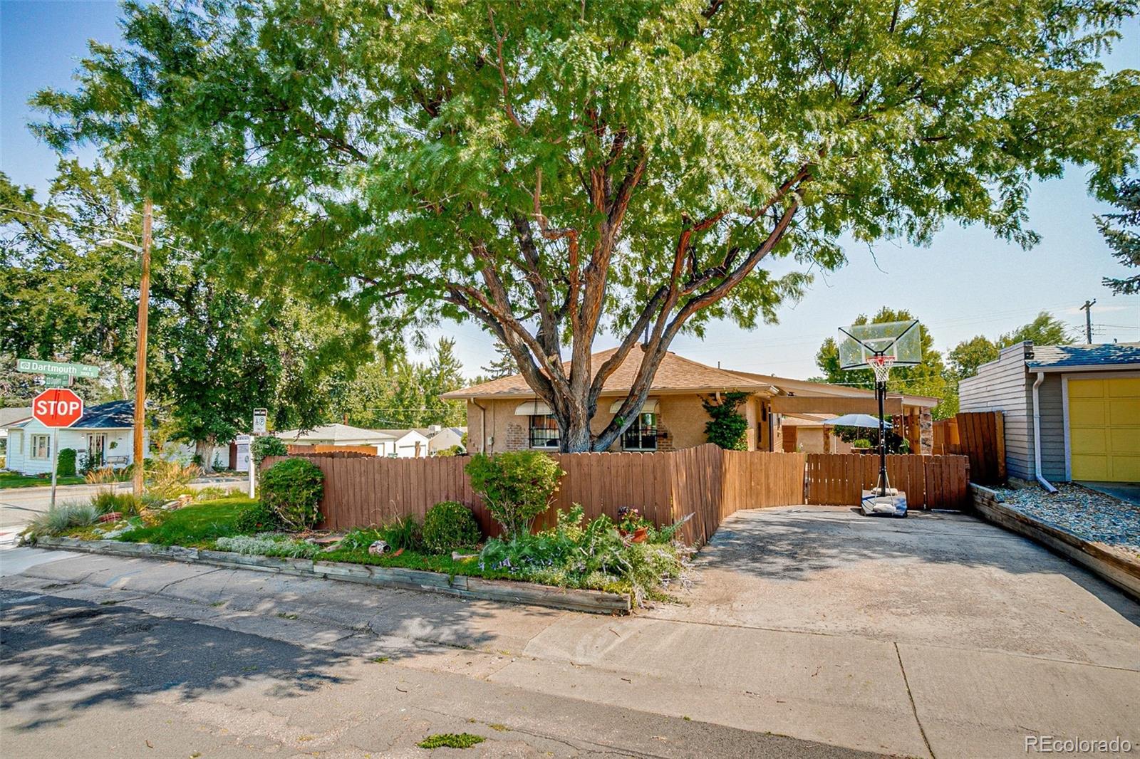 1010 E Dartmouth Avenue