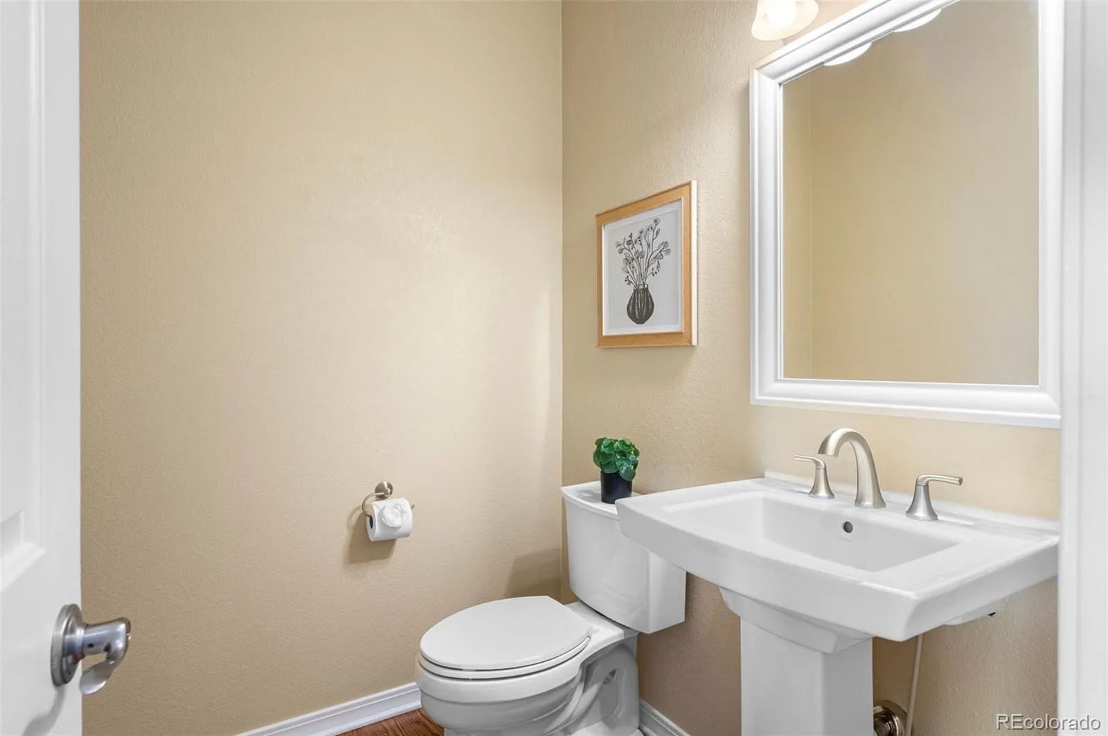 Parker, Colorado 80134, United States, 4 Bedrooms Bedrooms, ,3 BathroomsBathrooms,Residential,Pending,88270